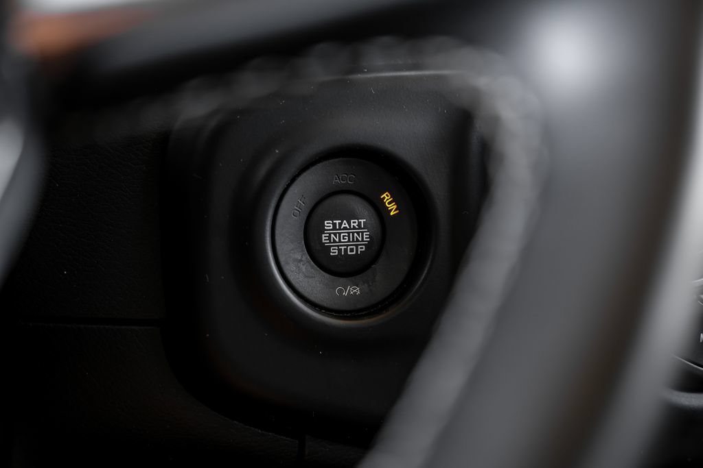Used 2022 Jeep Wrangler Unlimited Sahara w/ Cold Weather Group AWD/4WD image 30