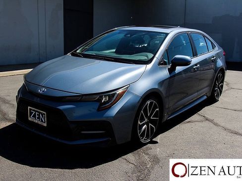 Used 2020 Toyota Corolla XSE FWD image 3