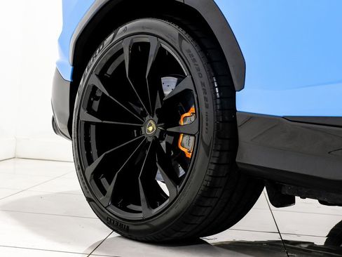 Used 2022 Lamborghini Urus image 51