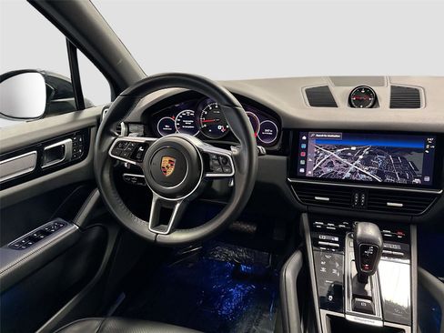 Used 2022 Porsche Cayenne Platinum Edition image 24