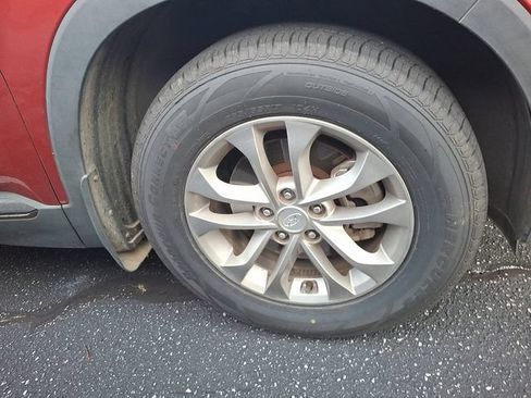 Used 2019 Hyundai Santa Fe SE AWD/4WD image 4