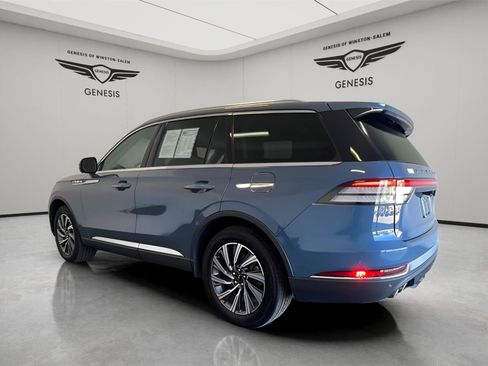 Used 2025 Lincoln Aviator AWD image 3
