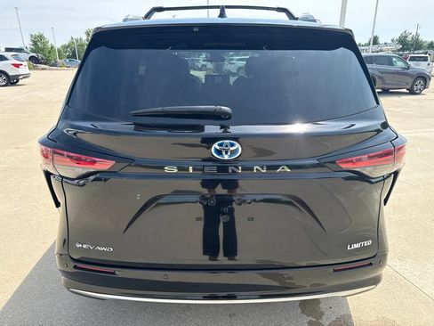 Certified 2025 Toyota Sienna Limited AWD/4WD image 4