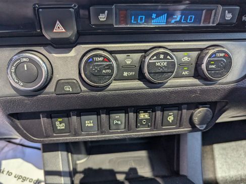 Used 2017 Toyota Tacoma TRD Off-Road AWD/4WD image 24