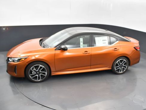 New 2025 Nissan Sentra SR w/ SR Premium Package image 45