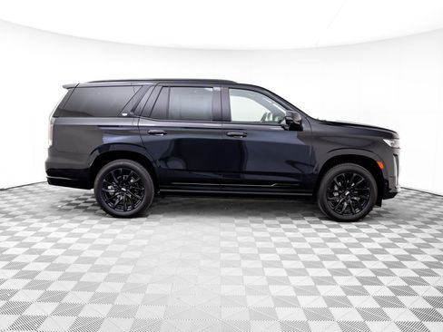 Certified 2024 Cadillac Escalade ESV Sport Platinum w/ LPO, ONYX Package image 7