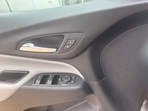 Used 2024 Chevrolet Equinox LS w/ LS Convenience Package AWD/4WD image 6