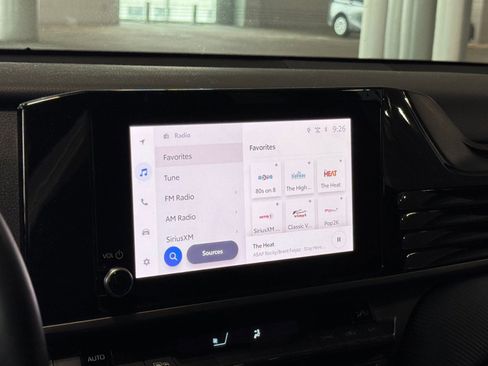 Used 2025 Toyota Camry SE image 19