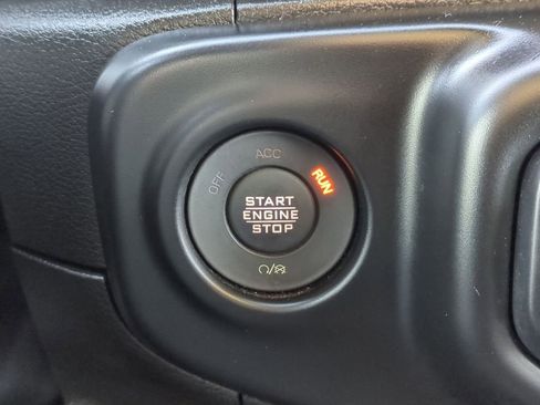 Used 2022 Jeep Wrangler Unlimited Sahara image 29