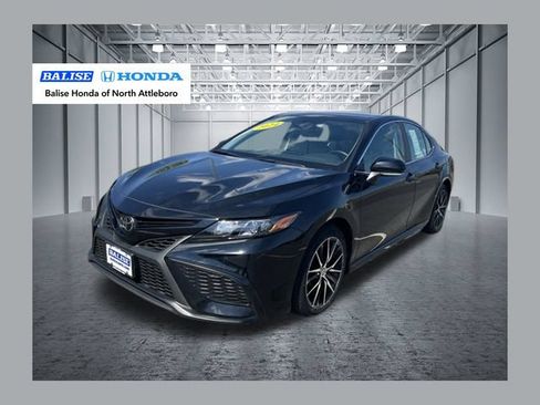 Used 2024 Toyota Camry SE AWD/4WD image 1