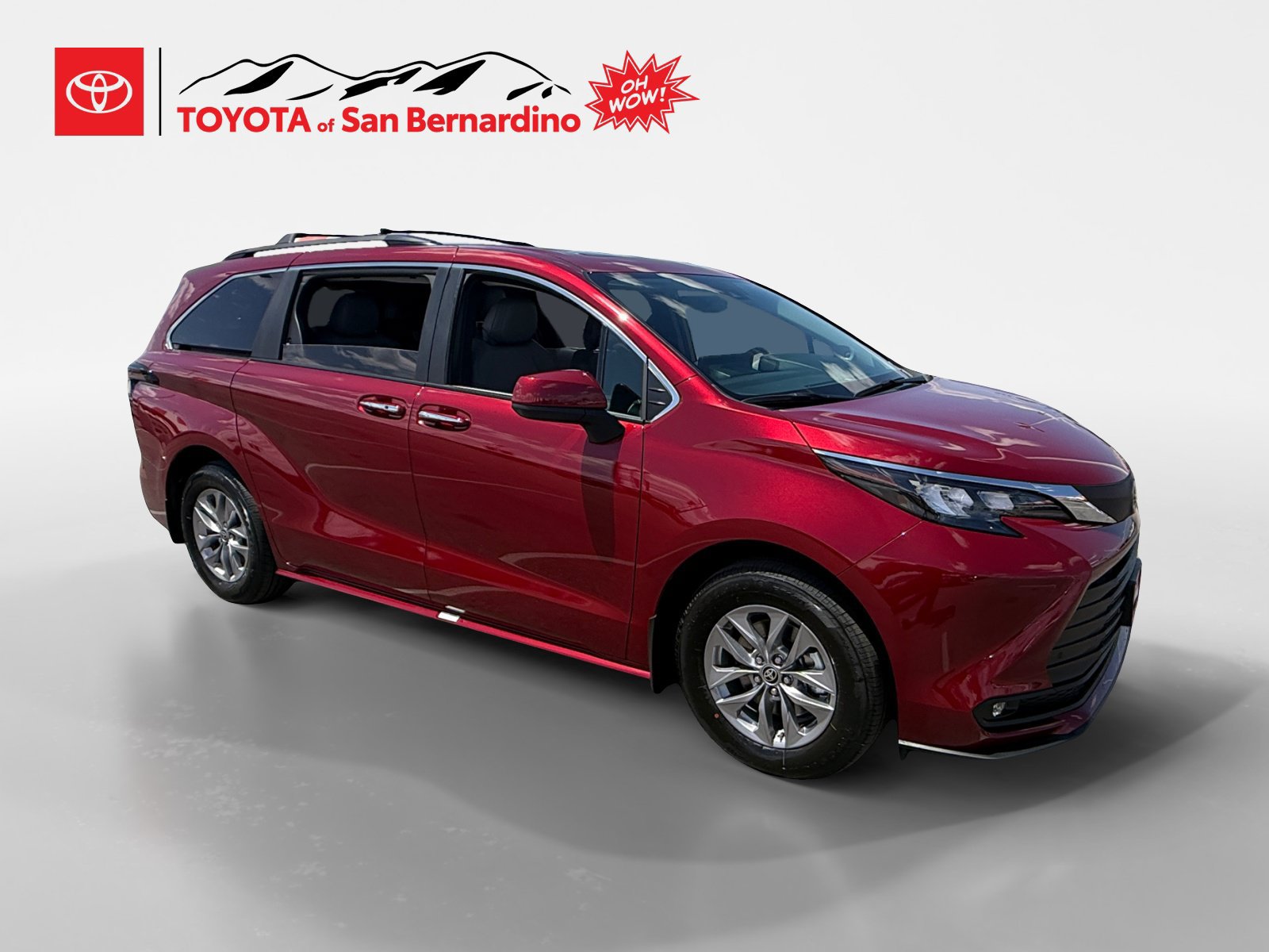 Certified 2026 Toyota Sienna XLE FWD image 7
