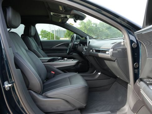 Used 2024 Cadillac Lyriq Luxury RWD image 19