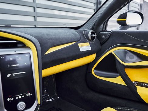 Used 2026 McLaren 750S Spider RWD image 77