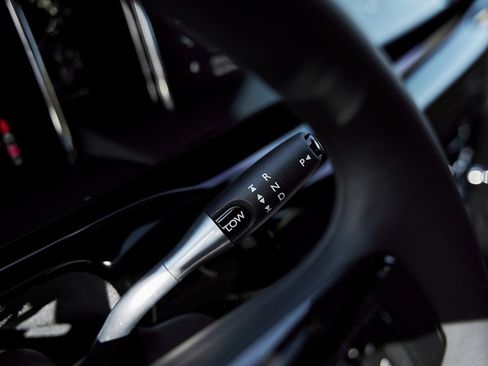 Used 2025 Rolls-Royce Phantom Sedan image 71