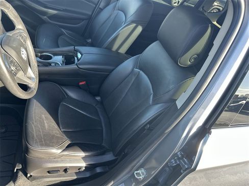 Used 2020 Buick Envision Essence image 13