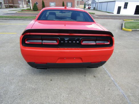 Used 2022 Dodge Challenger SRT Hellcat w/ Plus Package image 4