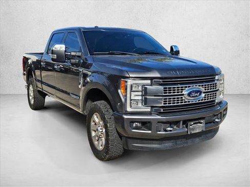 Used 2017 Ford F250 Platinum w/ Platinum Ultimate Package image 3