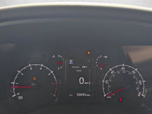 Used 2023 Toyota 4Runner SR5 Premium w/ Moonroof Package AWD/4WD image 9