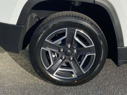 New 2026 Jeep Cherokee Laredo AWD/4WD image 8