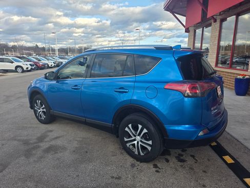 Used 2016 Toyota RAV4 LE FWD image 5