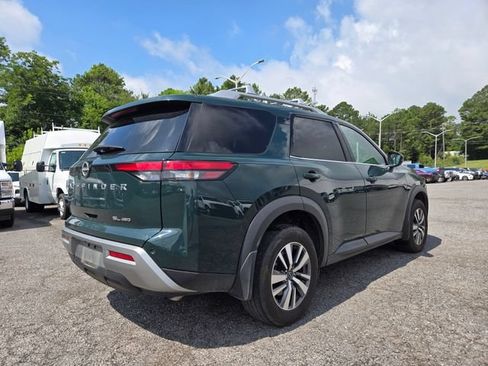 Used 2024 Nissan Pathfinder SL AWD/4WD image 3