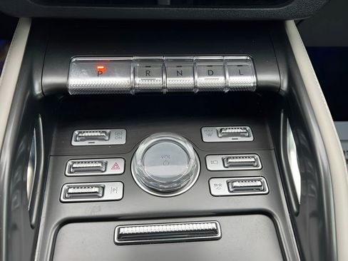 Used 2025 Lincoln Nautilus Reserve image 25