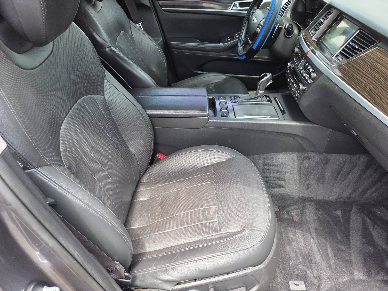 Used 2015 Hyundai Genesis 3.8 RWD image 13