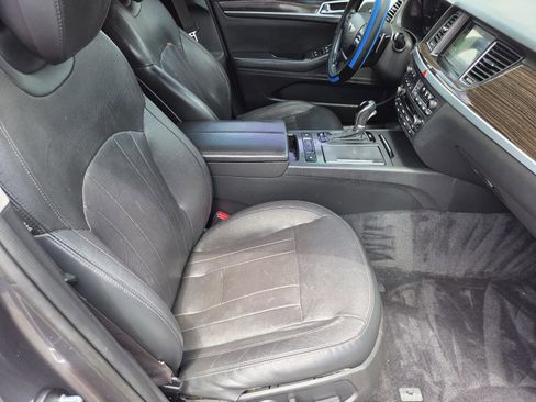 Used 2015 Hyundai Genesis 3.8 RWD image 13