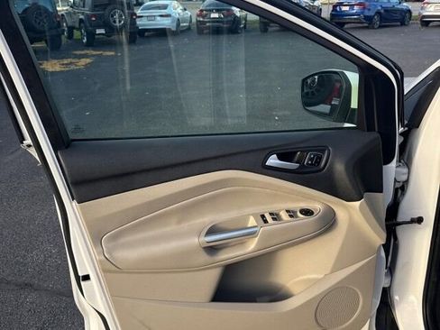 Used 2018 Ford Escape Titanium image 9