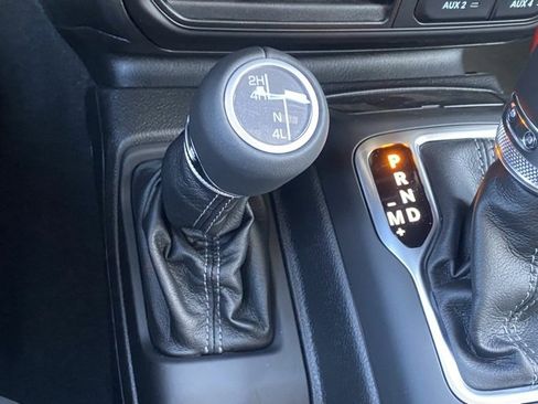 New 2025 Jeep Gladiator High Tide image 25