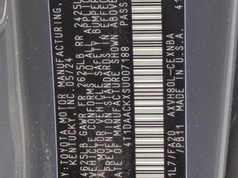 Used 2025 Toyota Camry LE image 25