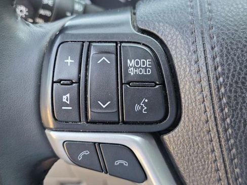 Used 2019 Toyota Highlander Plus image 24