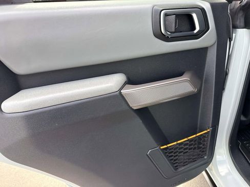 Used 2022 Ford Bronco Badlands image 8