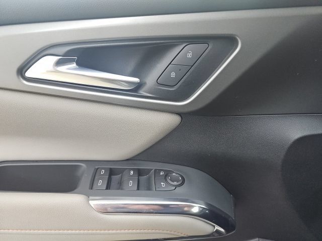 Used 2026 Chevrolet Traverse LT w/ Driver Confidence Package FWD image 31
