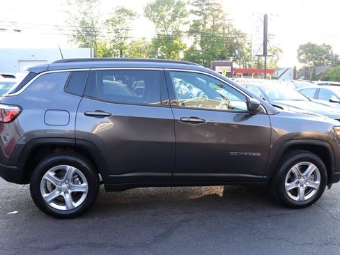 Used 2024 Jeep Compass Latitude AWD/4WD image 6