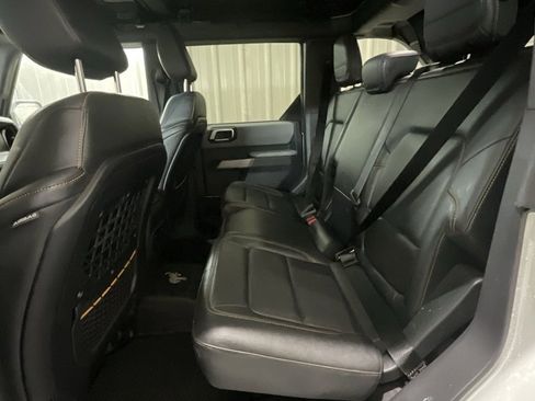 Used 2022 Ford Bronco Badlands w/ Sasquatch Package image 11