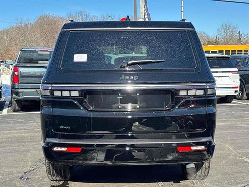 New 2026 Jeep Grand Wagoneer Summit image 3