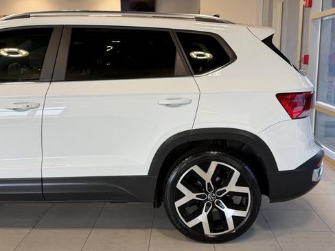Used 2023 Volkswagen Taos SEL AWD/4WD image 9