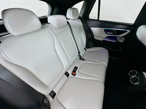 Used 2025 Mercedes-Benz GLC 350e 4MATIC w/ AMG Line image 26