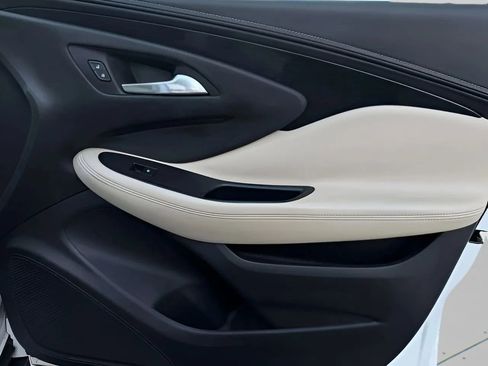 Used 2017 Buick Envision Essence image 16