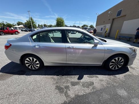 Used 2014 Honda Accord Hybrid Sedan image 9