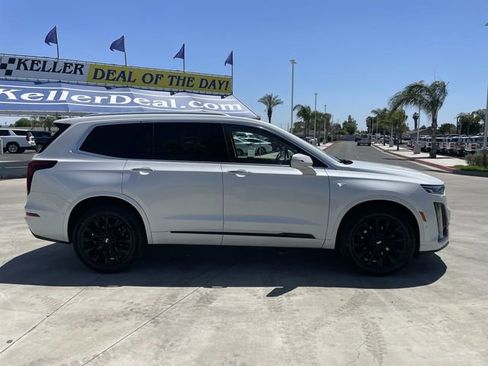 Used 2022 Cadillac XT6 Premium Luxury w/ Platinum Package AWD/4WD image 9
