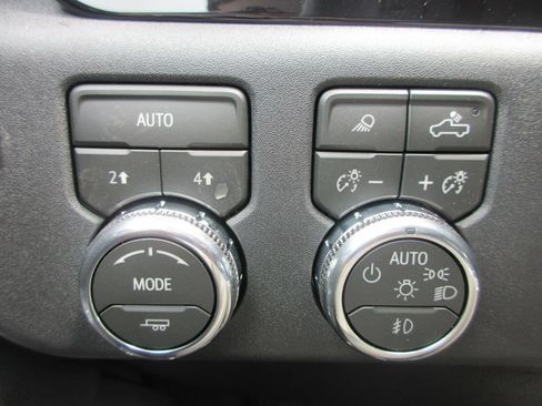 New 2026 GMC Sierra 1500 Elevation w/ Elevation Premium Package AWD/4WD image 18