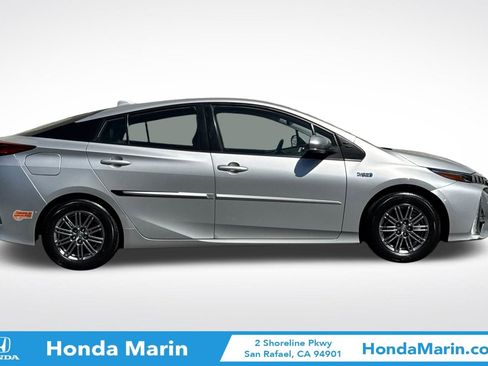 Used 2021 Toyota Prius Prime Limited FWD image 3