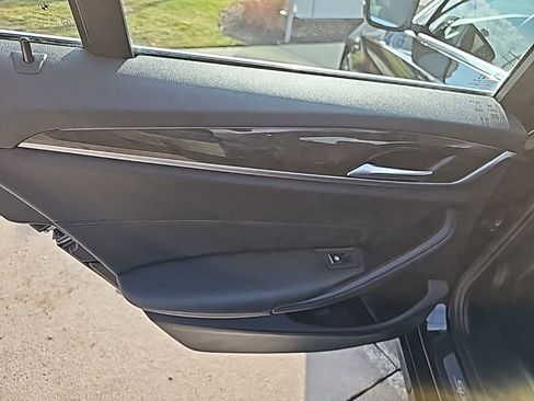 Used 2018 BMW 530i xDrive w/ Premium Package image 24