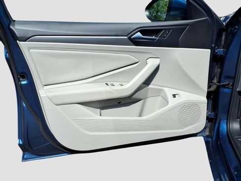 Used 2020 Volkswagen Jetta SE w/ SE Cold Weather Package FWD image 7