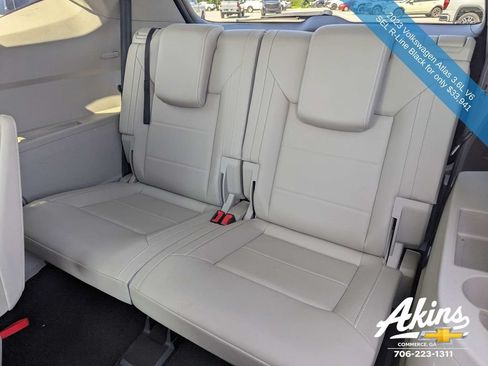 Used 2023 Volkswagen Atlas SEL R-Line AWD/4WD image 14