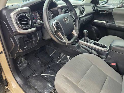 Used 2017 Toyota Tacoma SR5 w/ Tow Package AWD/4WD image 22