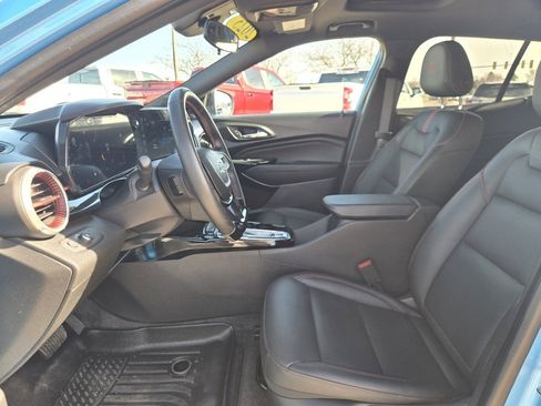 Certified 2025 Chevrolet Trax RS w/ Sunroof Package image 10