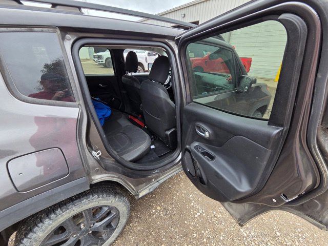 Used 2016 Jeep Renegade Latitude AWD/4WD image 13